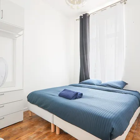2 Bedroom Quartier Le Marais Paris