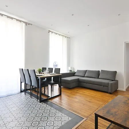 2 Bedroom Quartier Le Marais