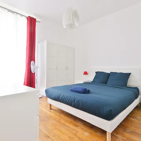 2 Bedroom Quartier Le Marais Apartment Paris