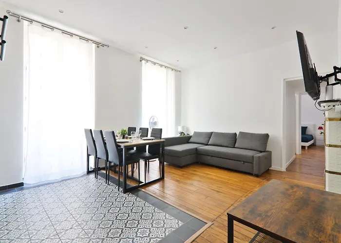 2 Bedroom Quartier Le Marais Free Netflix